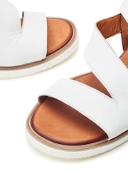Moda in Pelle Kapur Cross Strap Wedge White Sandals - Image 4 of 4