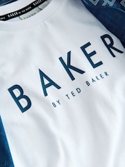 طقم تيشرت وشورت بطبعة كاملة باللون الأزرق من Baker by Ted Baker - صورة 16 من 18