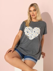 Yours Curve Grey Placement T-Shirt Daisy Heart - Image 1 of 5
