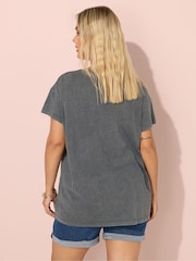 Yours Curve Grey Placement T-Shirt Daisy Heart - Image 3 of 5