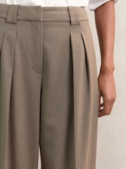 Reiss Neutral Poppie Petite Wide Leg Pleated Trousers - Image 5 of 8