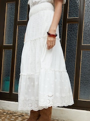 Another Sunday Broderie Tiered Pull On Midi Skirt - Bild 1 von 4