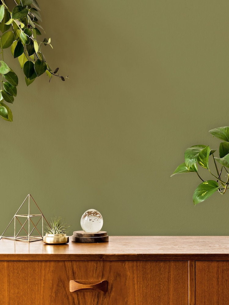 Laurence Llewelyn-Bowen Green Snail Trail Matt Emulsion Paint Tester Pot - Image 1 of 5