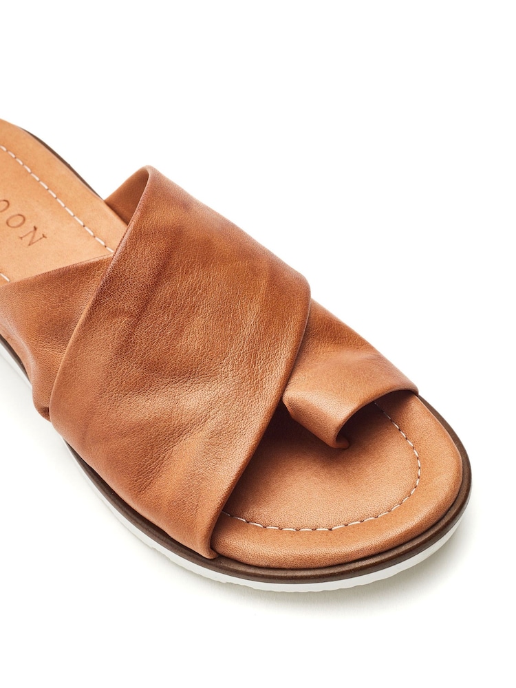 Moda in Pelle Sh Malmo Flexi Toe Loop Sandal - Image 3 of 3