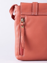Bolsa transversal para telefone Lakeland Leather Tranly - Imagem 6 de 9