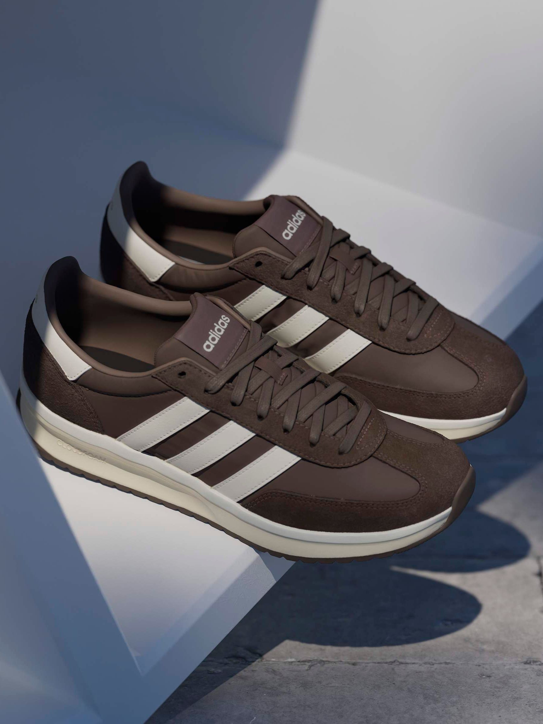 Next：日本 ブラウン - adidas Run 70s 2.0 スニーカー from Next Japan