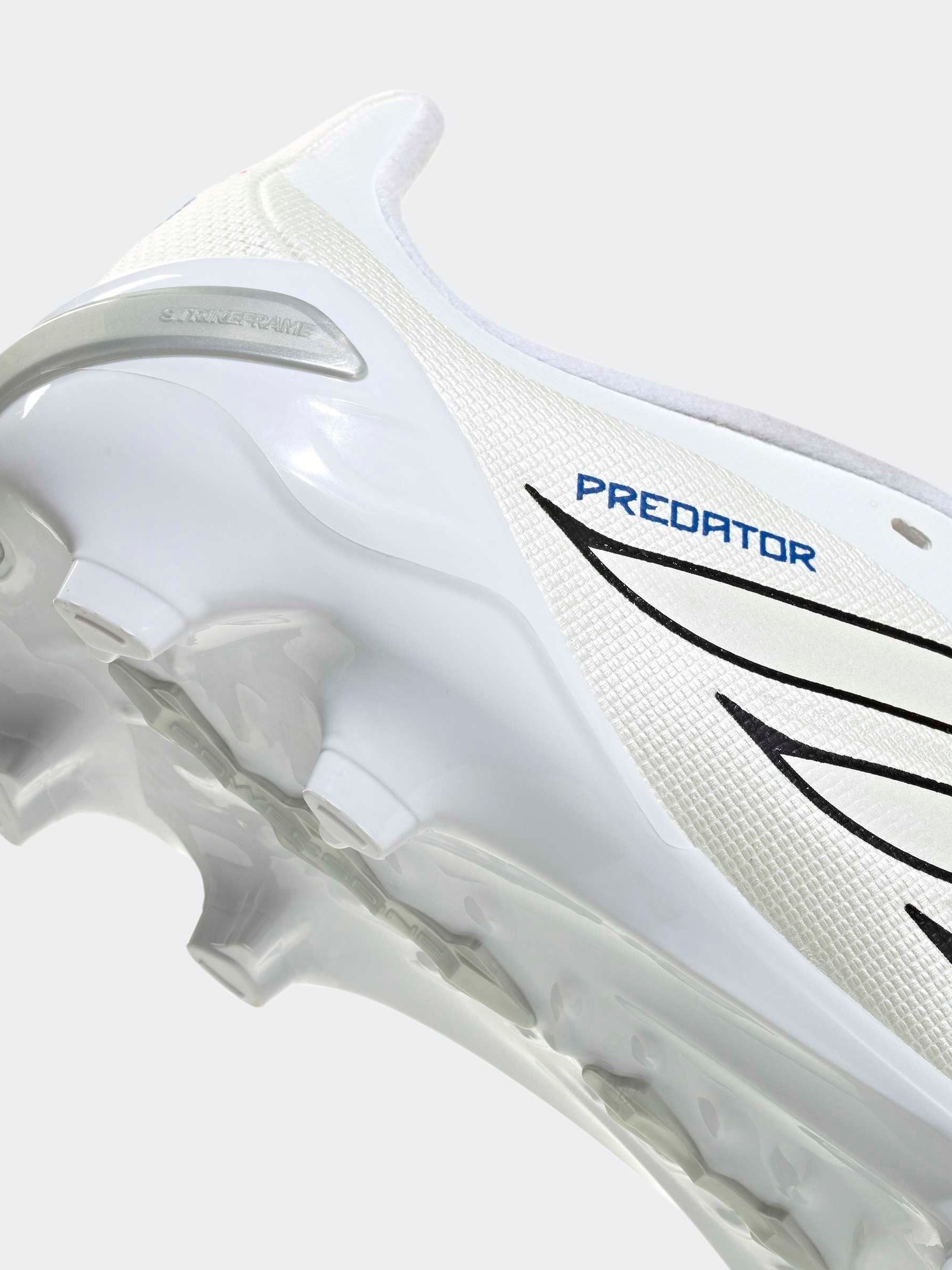 Next：日本 ホワイト - adidas Predator League 折り返しタン ファーム