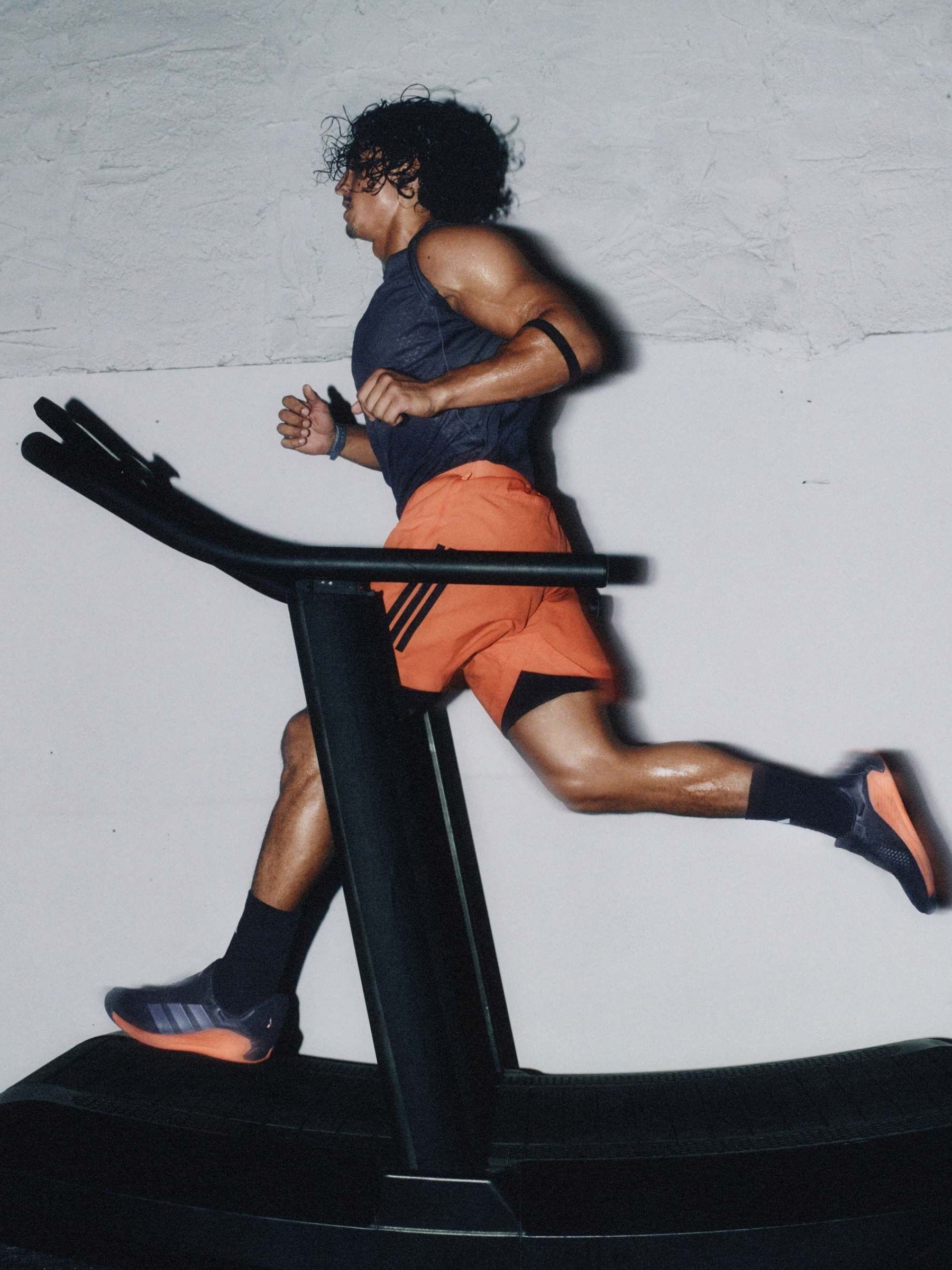 Next：日本 ブラック - adidas ドロップセット 4 トレーニング