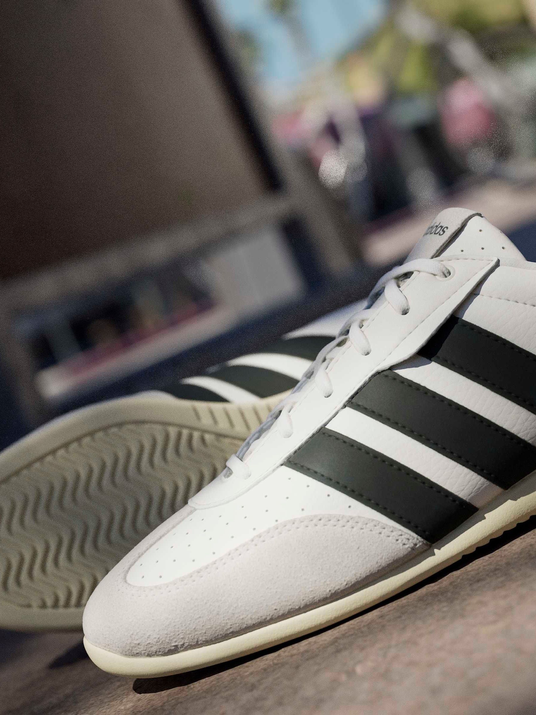 Next：日本 ホワイト / ブラック - adidas バレダロースニーカー from