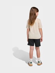 بني - طقم تيشرت وشورت للأطفال الرضع بشعار مموه من تشكيلة Train Essentials من adidas - صورة 5 من 8