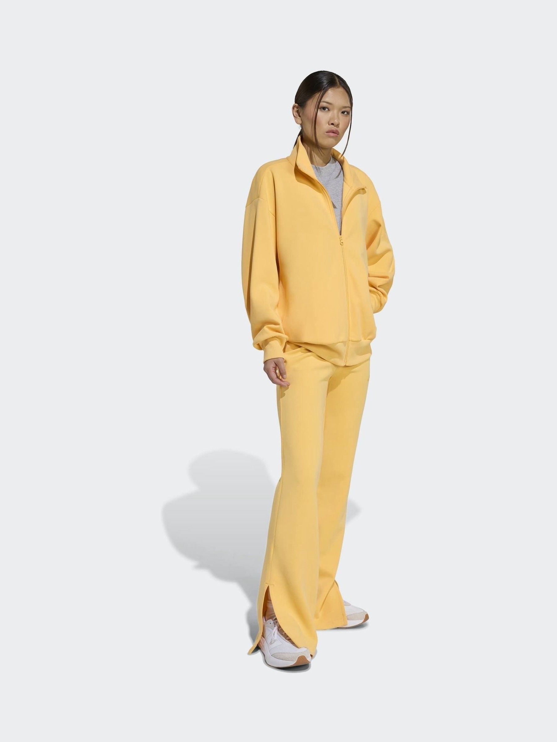 Next：日本 イエロー - adidas ALL SZN フレアパンツ from Next Japan