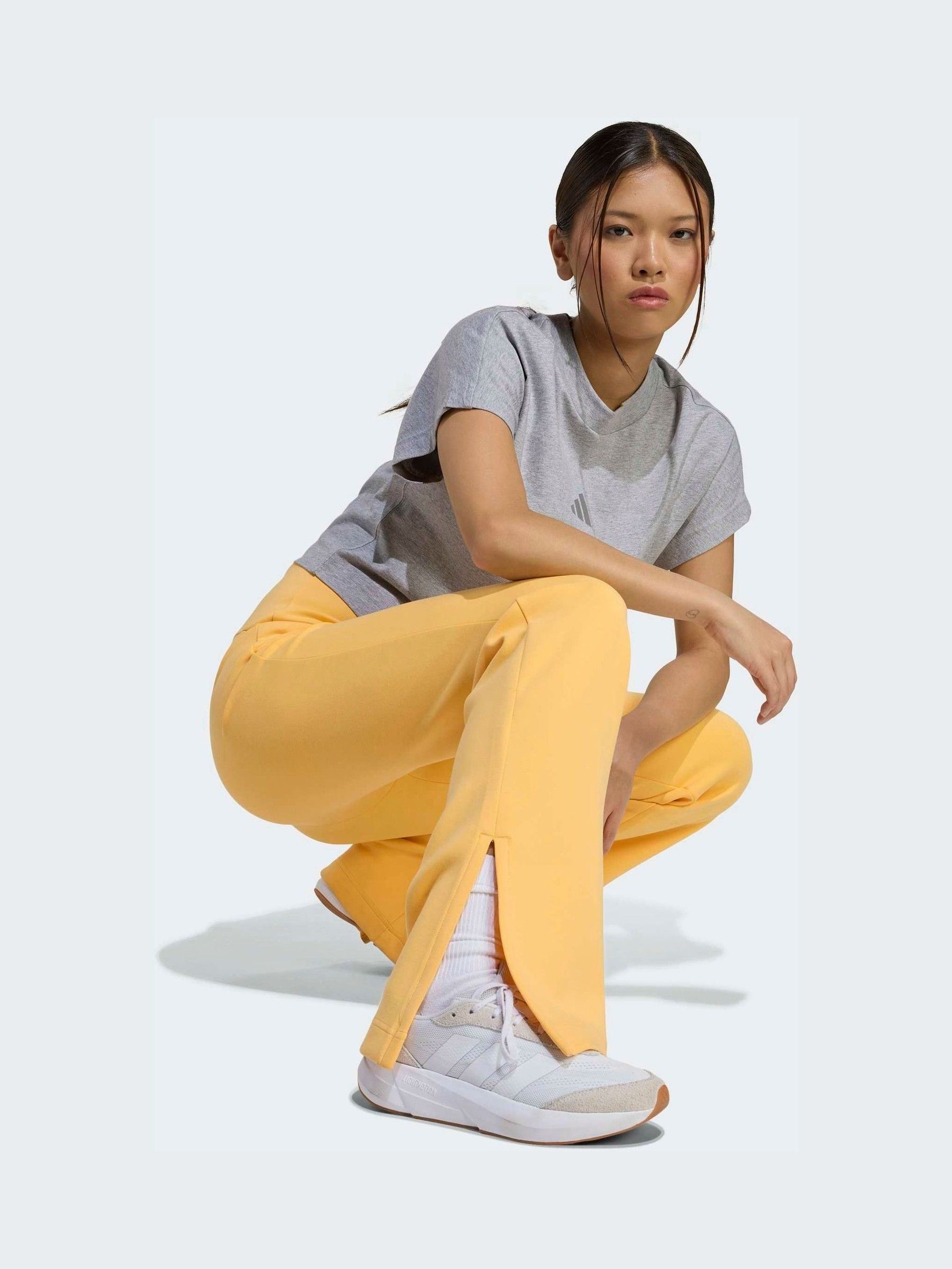 Next：日本 イエロー - adidas ALL SZN フレアパンツ from Next Japan