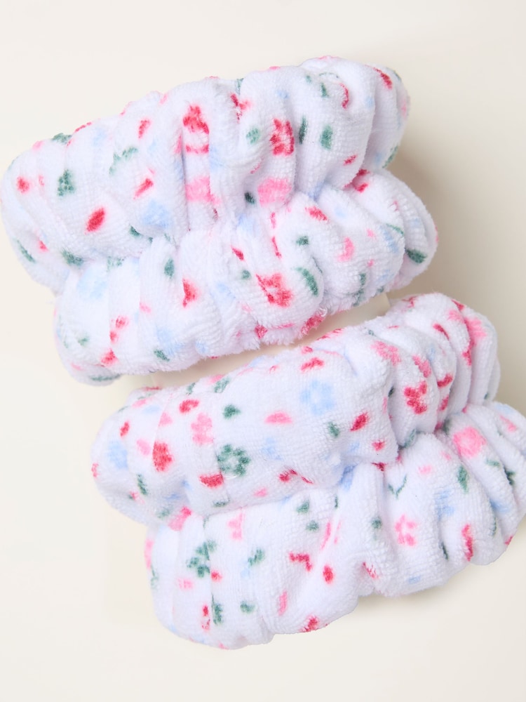 FatFace White Floral Microfibre Wrist Washbands - Image 2 of 2