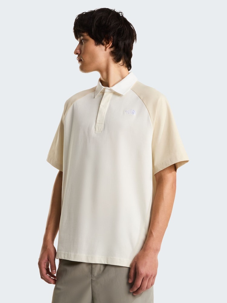بني - The North Face Relaxed Rugby Polo T-Shirt - صورة 1 من 5