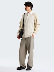 بني - The North Face Relaxed Rugby Polo T-Shirt - صورة 3 من 5