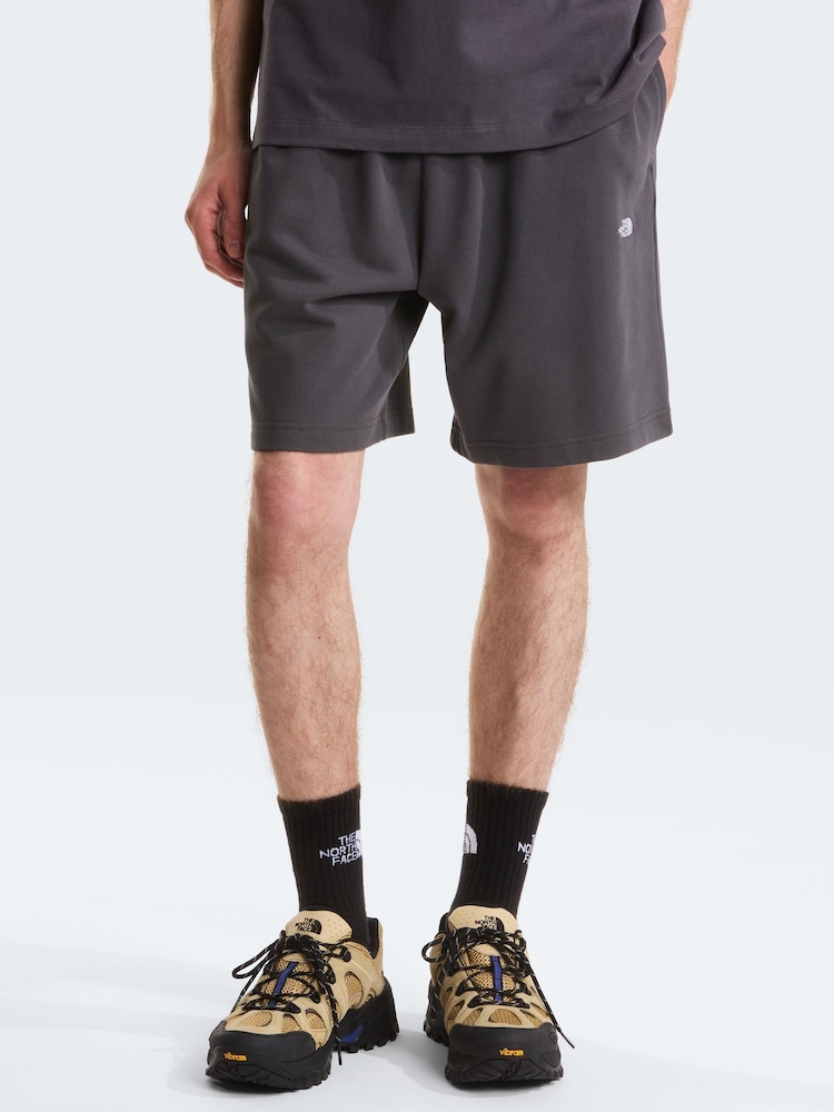 The North Face Essential Light Relaxed Shorts - תמונה 1 מתוך 6