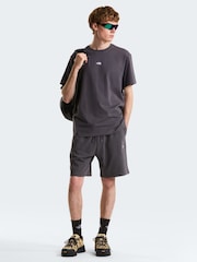 The North Face Essential Light Relaxed Shorts - תמונה 2 מתוך 6