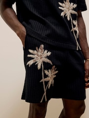 River Island Regular Fit Palm Embroidery Shorts - Imagem 4 de 4