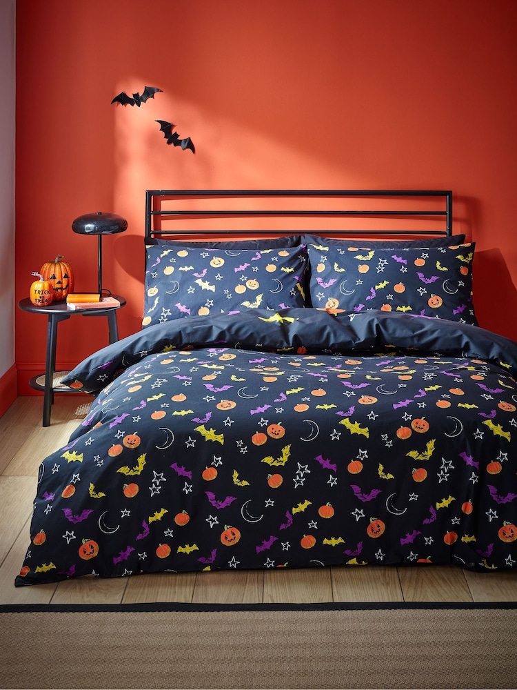 Catherine Lansfield Black Halloween Trick or Treat Duvet Cover Set - Image 2 of 4