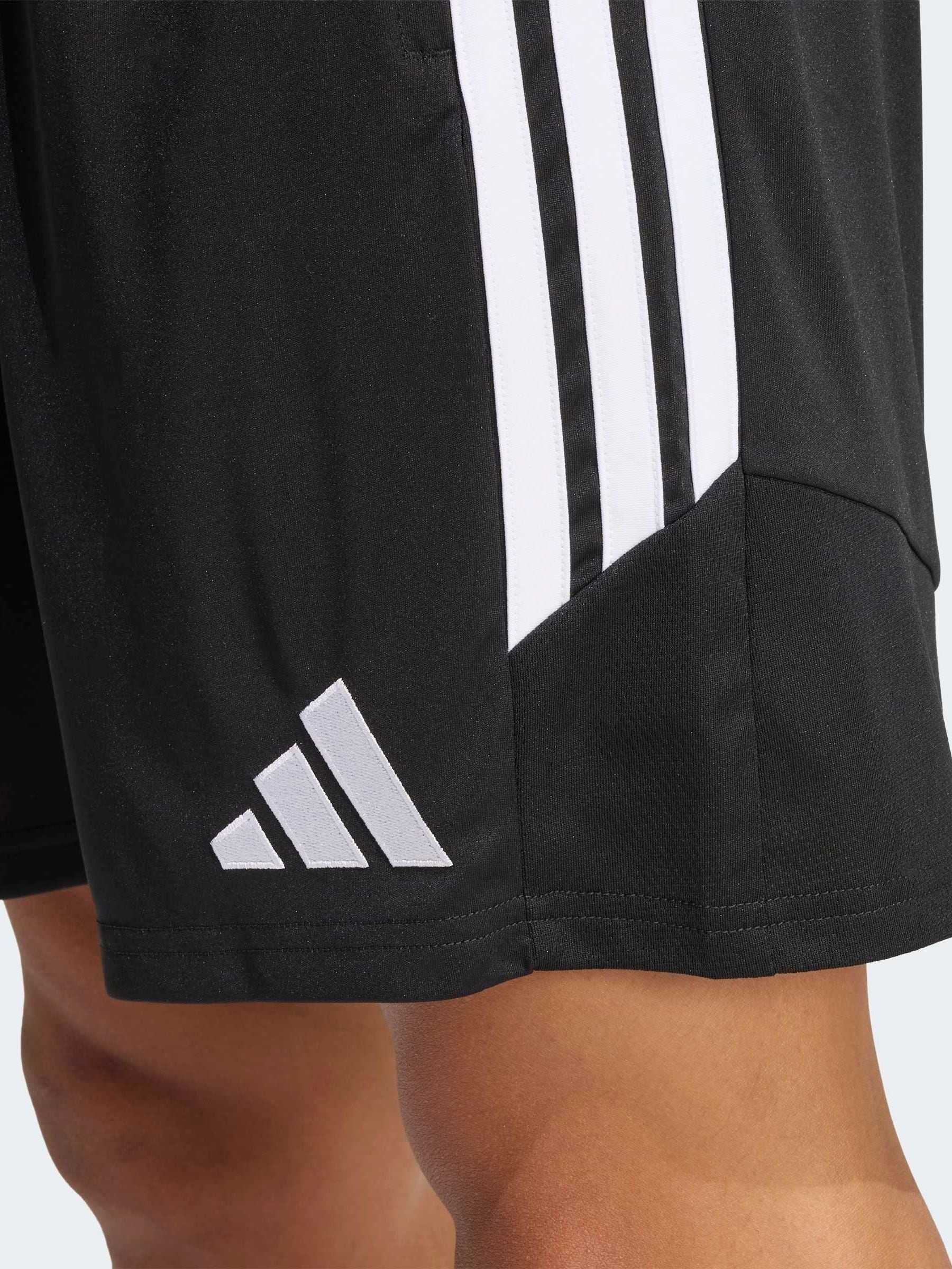 Next：日本 ブラック - adidas Tiro 26 ショートパンツ from Next Japan