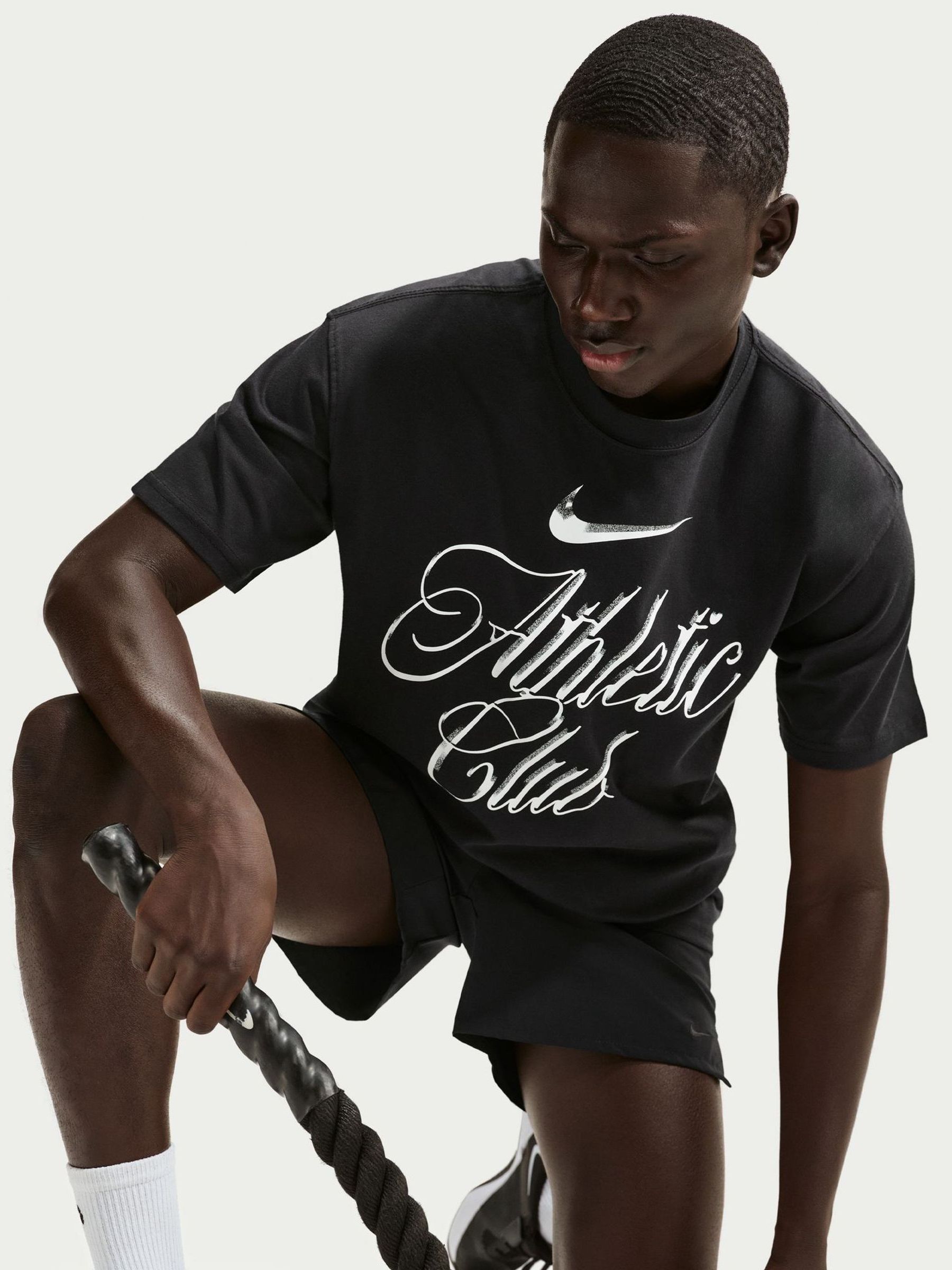 Next：日本 Nike アスレチッククラブ・グラフィック Tシャツ from Next