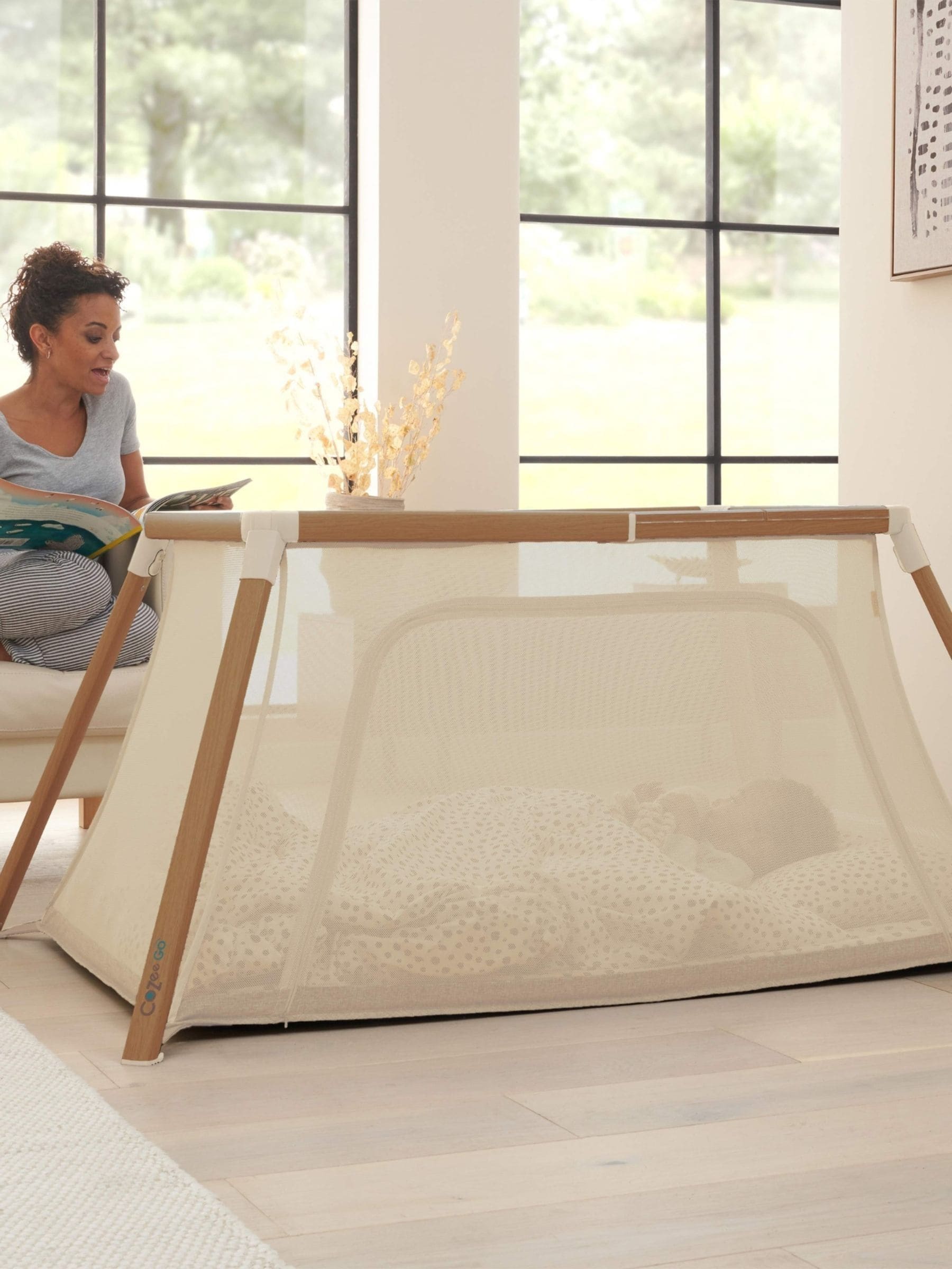 Tutti Bambini CoZee Go 3-in-1 Bassinet, Travel Cot & Playpen - Image 3