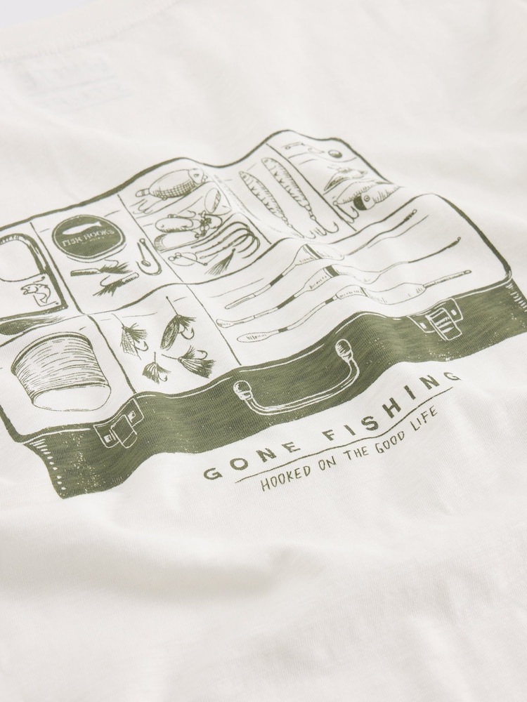 White Stuff Abersoch Graphic Print Gone Fishing T-Shirt - صورة 2 من 2