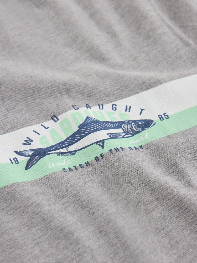 White Stuff Abersoch Graphic Print Fish Stripe T-Shirt - صورة 6 من 6