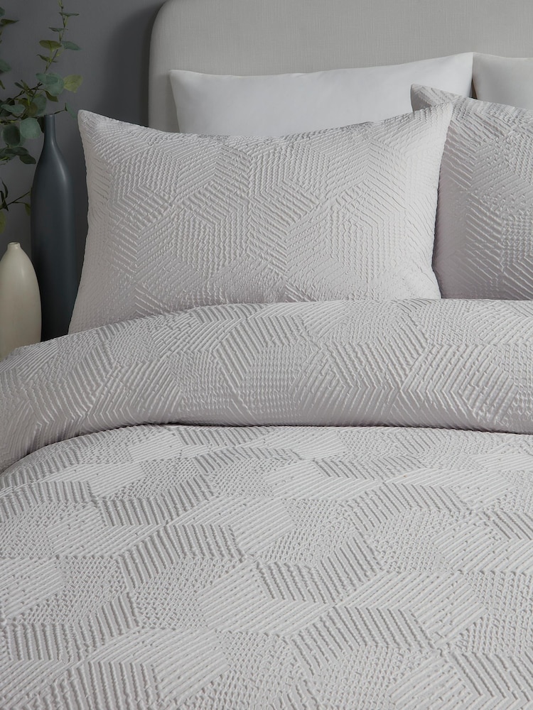 Serene Embossed Geo Textured Duvet Cover Set - Imagen 2 de 3