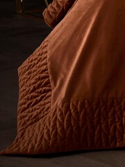 Laurence Llewelyn-Bowen Spice Siena Velvet Bedspread - Image 2 of 3