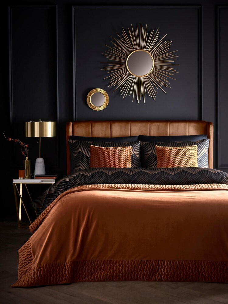 Laurence Llewelyn-Bowen Spice Siena Velvet Bedspread - Image 3 of 3
