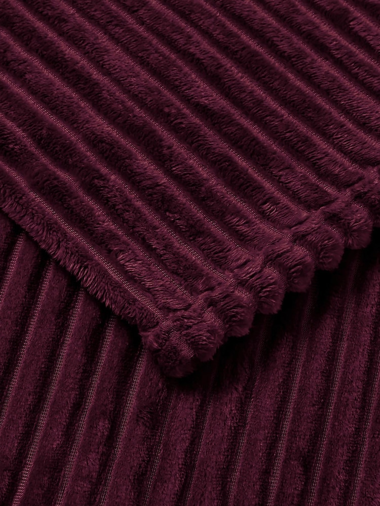 Appletree Burgundy Morritz Faux Fur Bedspread - Image 4 of 4