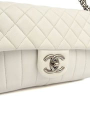Chanel White Chain Around Flap Shoulder Bag - Image 6 of 7