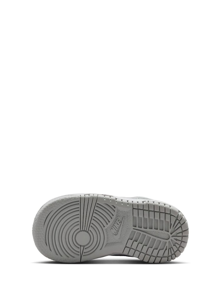 Nike White Infant Dunk Low Trainers - Image 9 of 9