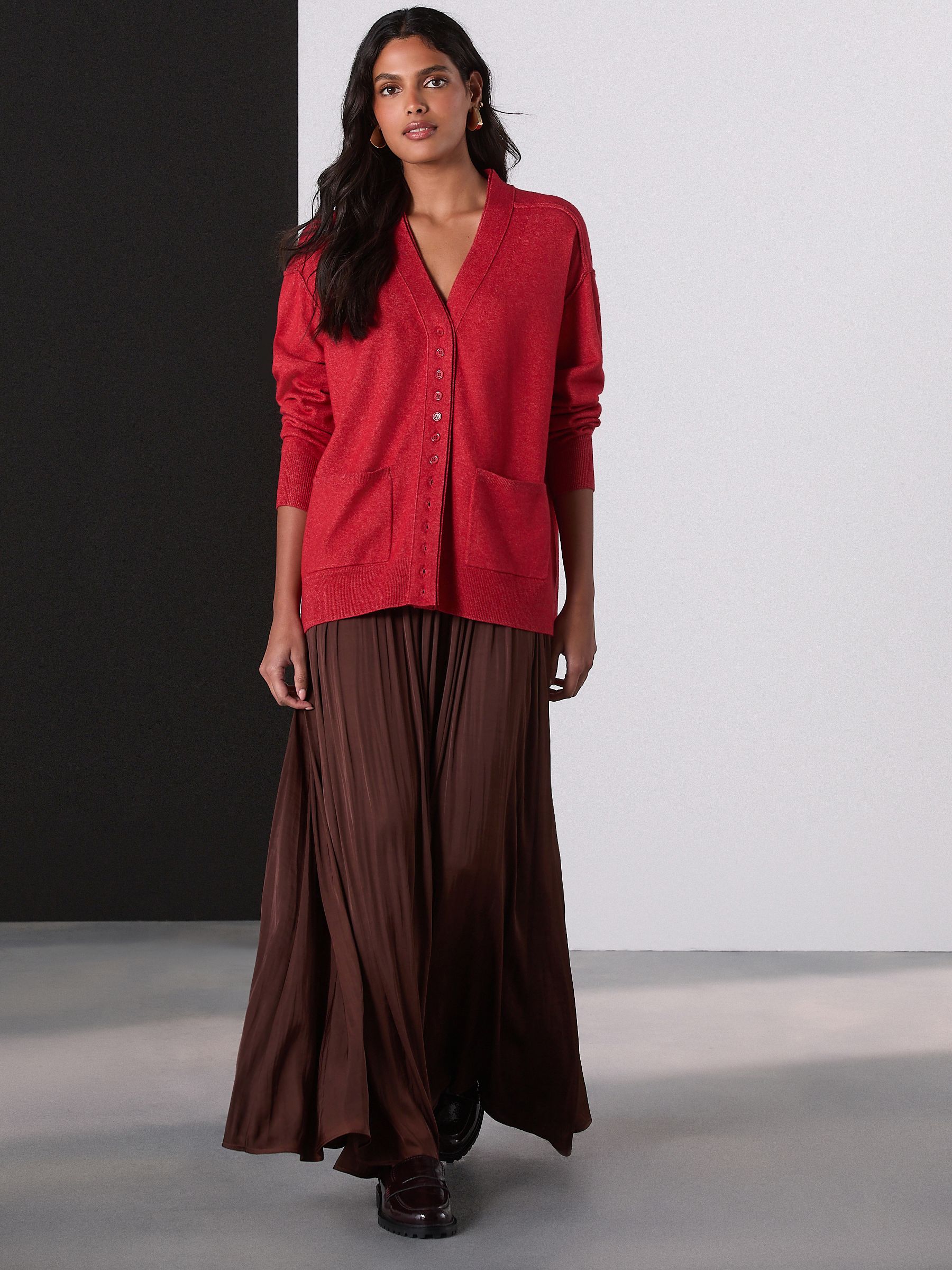 そら様ブラウン38 Next：日本 チョコレートブラウン - サテン プリーツ マキシスカート