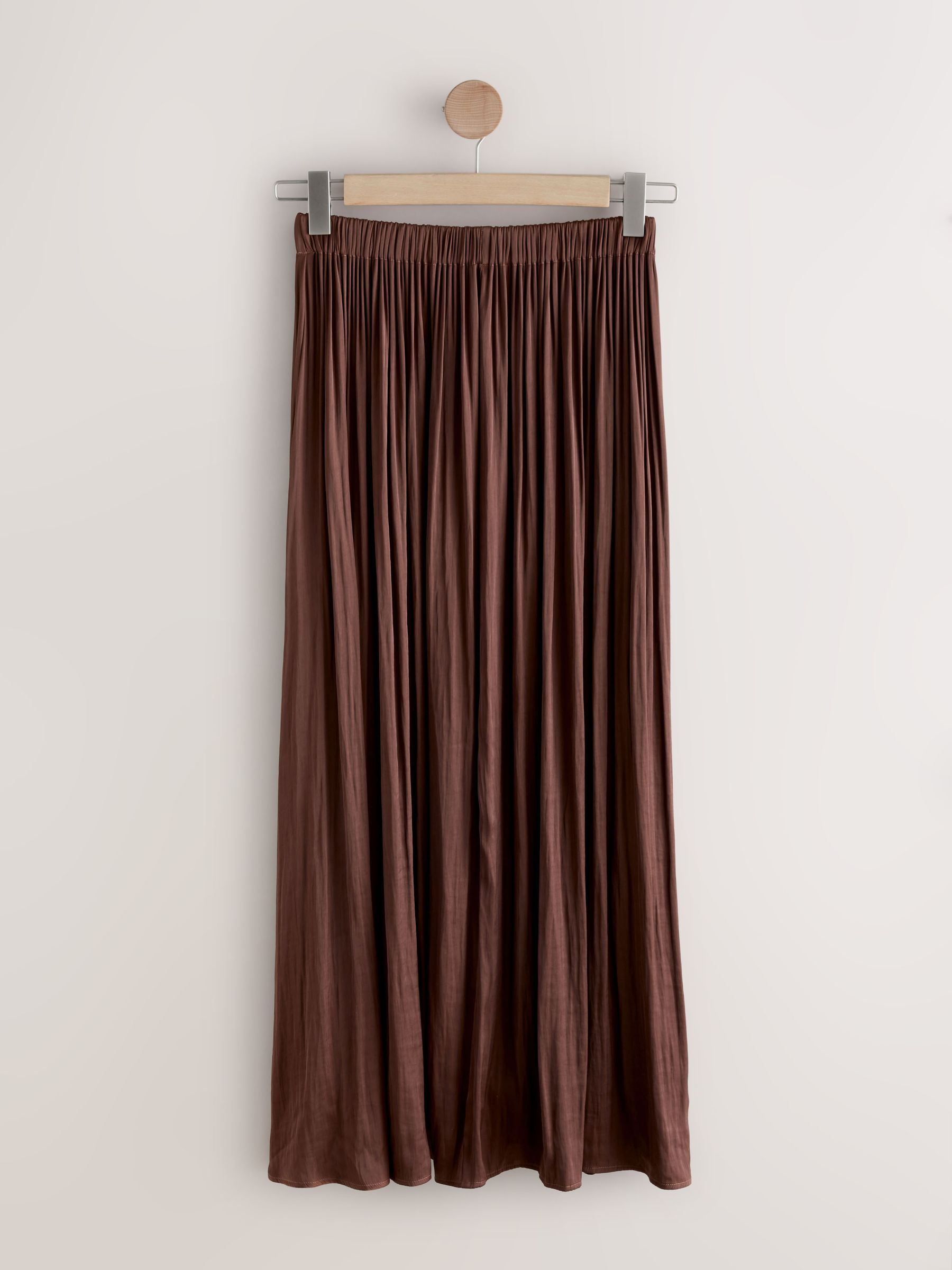 Next：日本 チョコレートブラウン - サテン プリーツ マキシスカート