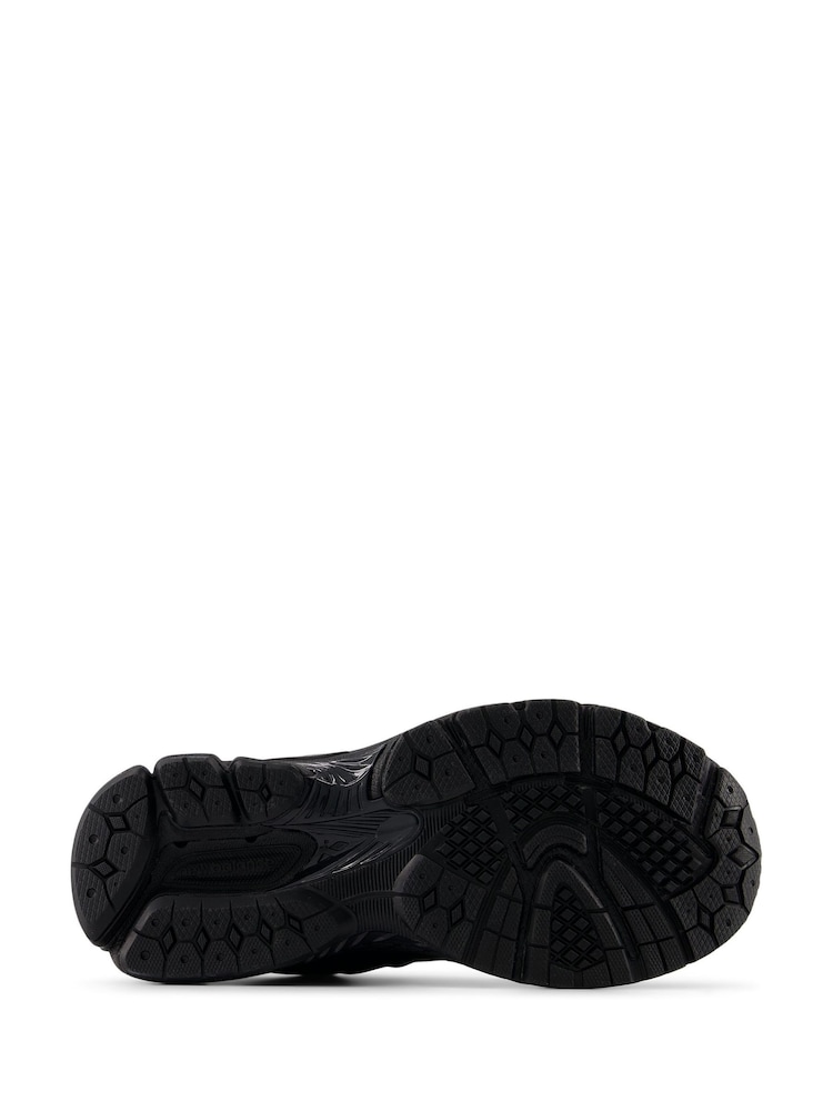 New Balance Black Youth 2002 Trainers - Image 6 of 6