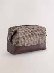 Brown Harris Tweed Washbag - Image 2 of 7
