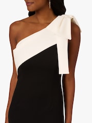 Adrianna Papell Colour Block Crepe Bow Black Gown - Image 5 of 6