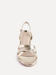 Dourado - de saltoLinzi Flair com tiras cruzadas na frente Sandals - Imagem 3 de 5