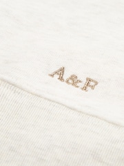 Creme - Abercrombie & Fitch Essentials Half Zip Sweatshirt - Bild 13 von 13