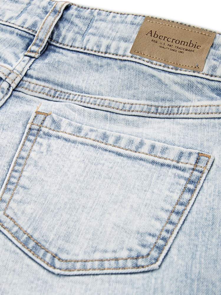 Abercrombie & Fitch High Rise 90s Straight Leg Jeans - Image 7 of 7 Abercrombie & Fitch High Rise 90s Straight Leg Jeans - Image 7 of 7