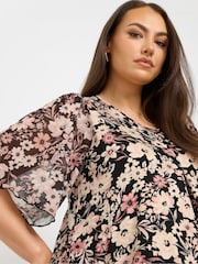 Top plissada com estampa floral Yours Curve e manga de malha - Imagem 4 de 5