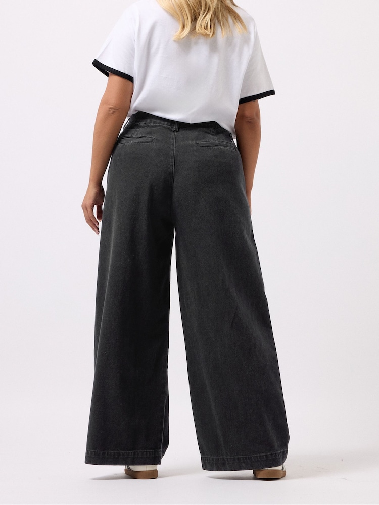 Yours Curve Black Wide Fit Wide Leg Formal Jeans - Image 2 of 5 Yours Curve Black Wide Fit Wide Leg Formal Jeans - Image 2 of 5