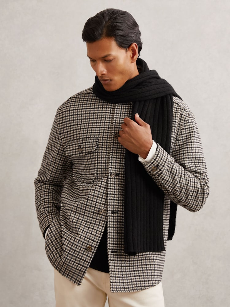 Reiss Black Swinly Chunky Rib Wool Blend Scarves - Image 2 of 5 Reiss Black Swinly Chunky Rib Wool Blend Scarves - Image 2 of 5
