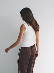 The Set 5 Pack Deep V-Neck Ribbed Vest Chocolate Brown/Pink/White - Image 3 of 6