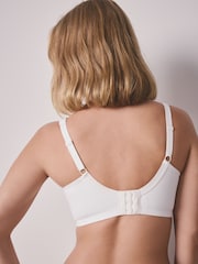 白色 - DD+ 超柔软舒适加厚肩带显瘦全罩杯胸罩 - 4的图像3｝