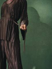 Nothing Ordinary Chocolate Brown V-Neck Plisse Long Sleeve Tie Waist Top - Image 5 of 8