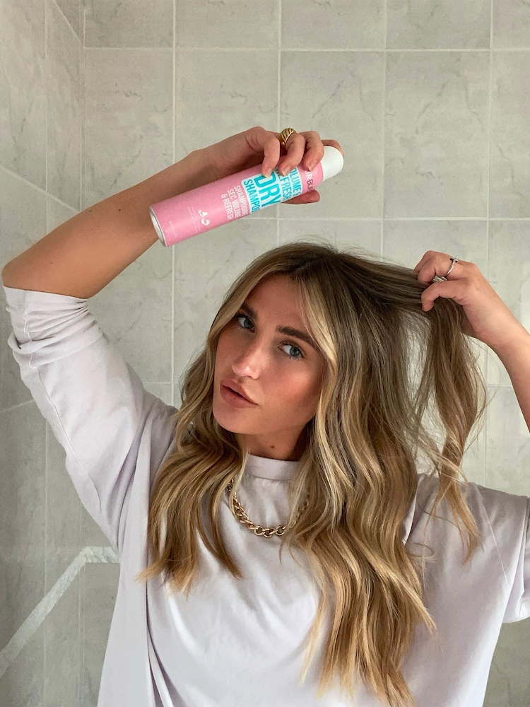 Hairburst Dry Shampoo 200ml - Image 4 of 4