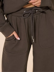 PixieGirl Petite Brown Wide Fit Patch Pocket Wide Leg Joggers - Image 4 of 5